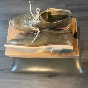 Ugg Olive green oxford shoes size 6 1/2